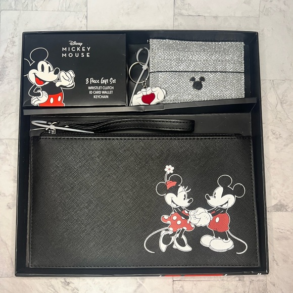 Disney Bioworld Mickey and Minnie Mouse 3 Piece Gift Set. Number 2 of 2. - Picture 1 of 7